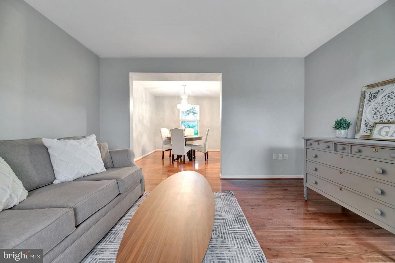 1105 61st Ave - Photo 4 of 15
