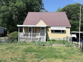 4203 Maple Rd - Photo 1 of 1