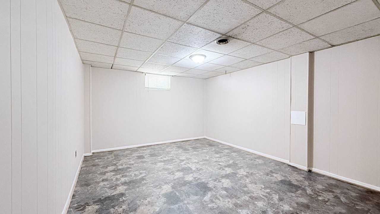 4203 Maple Rd - Photo 6 of 9