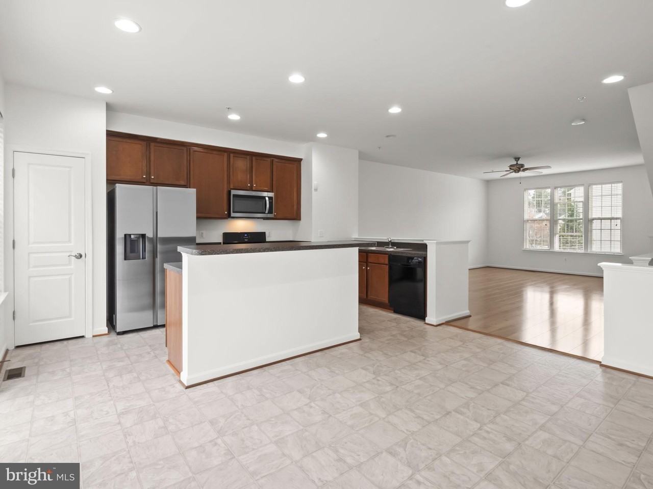 43578 Marguerite Way - Photo 7 of 35