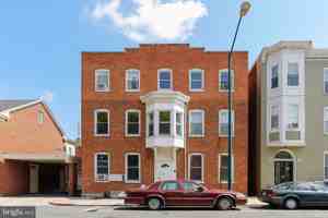featured image of 310 N Potomac St #3N