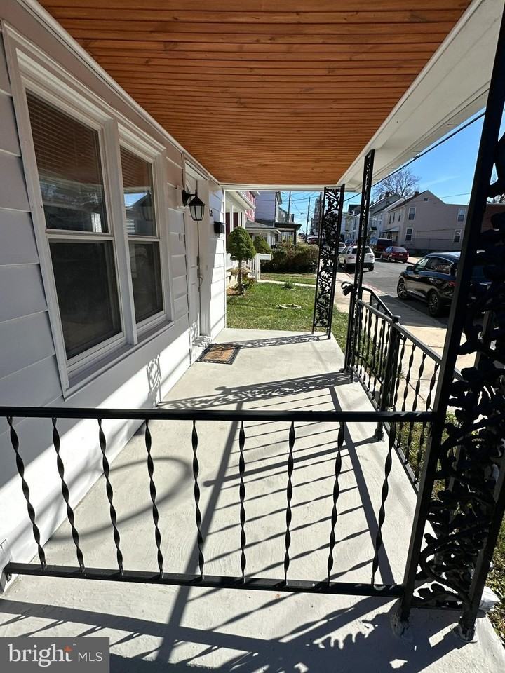 62 Bethel St - Photo 3 of 24