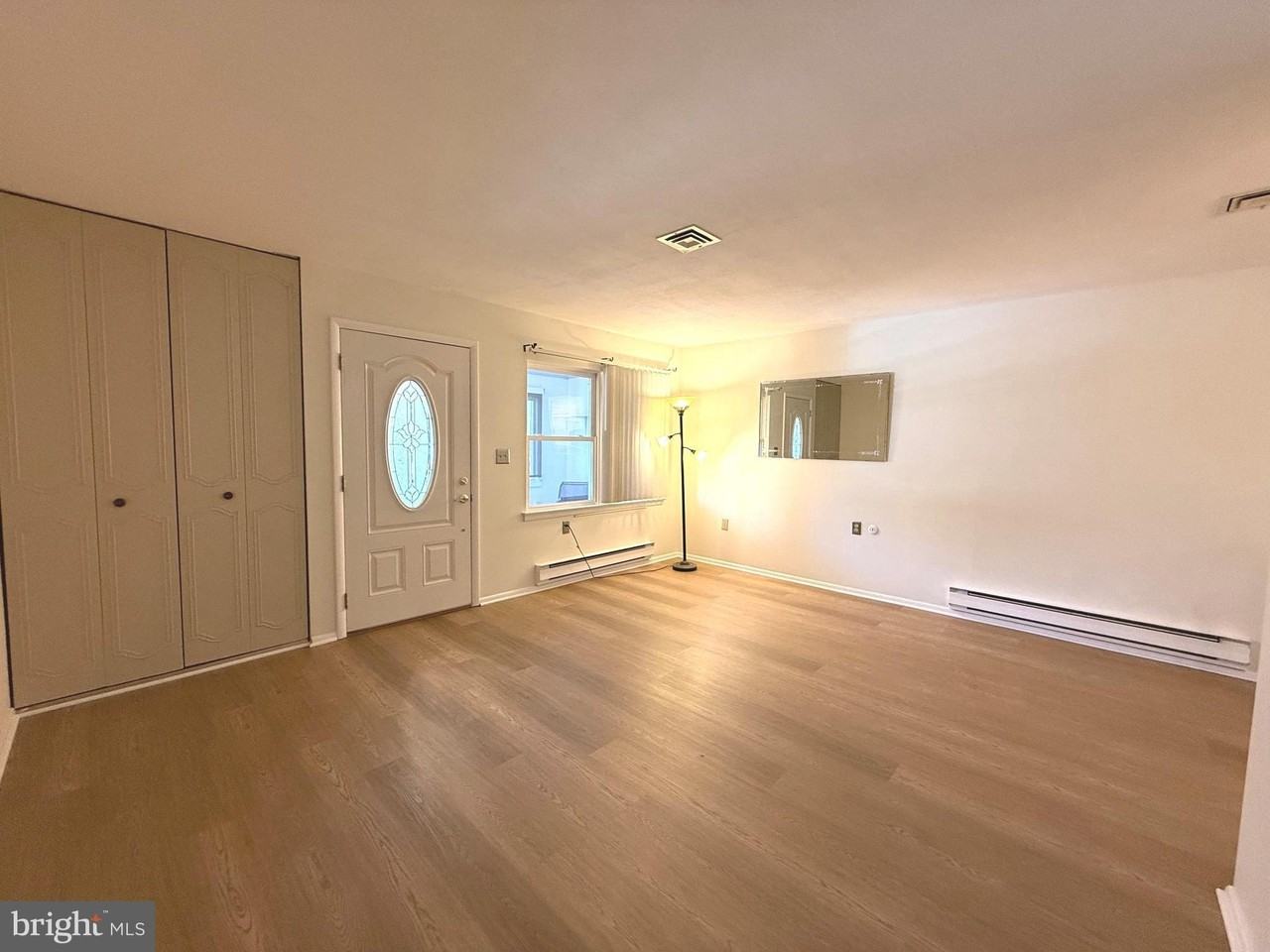 62 Kingston Way - Photo 4 of 20