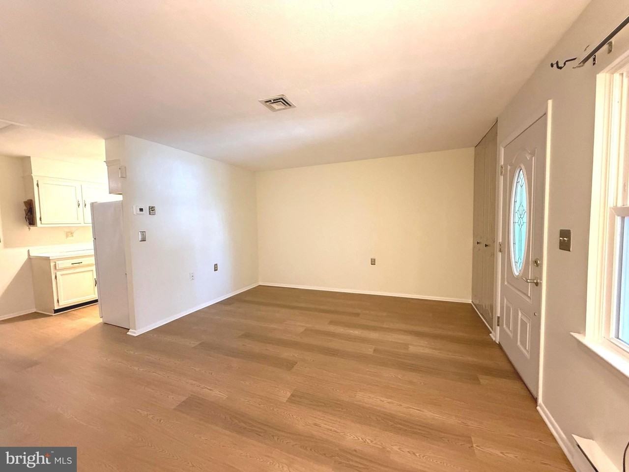 62 Kingston Way - Photo 5 of 20
