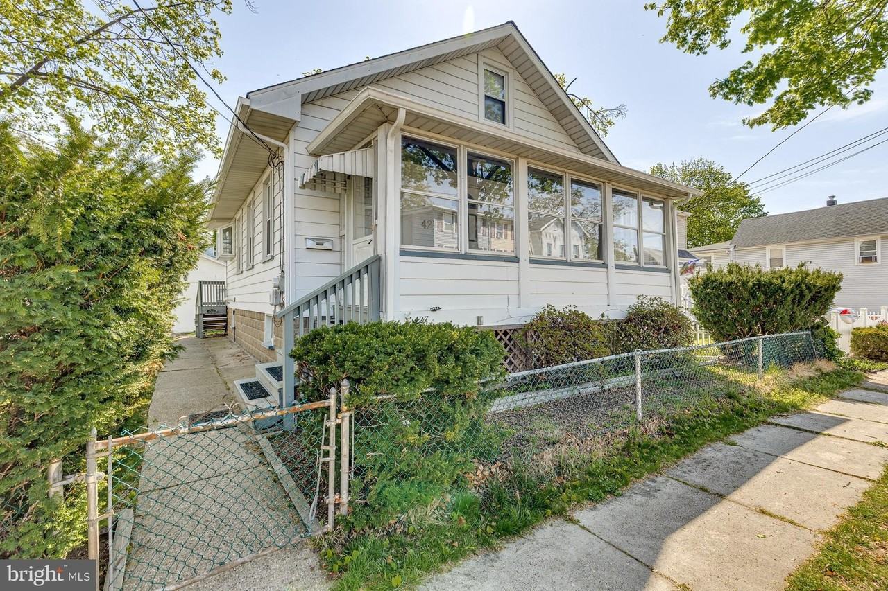 427 Buttonwood St - Photo 2 of 40