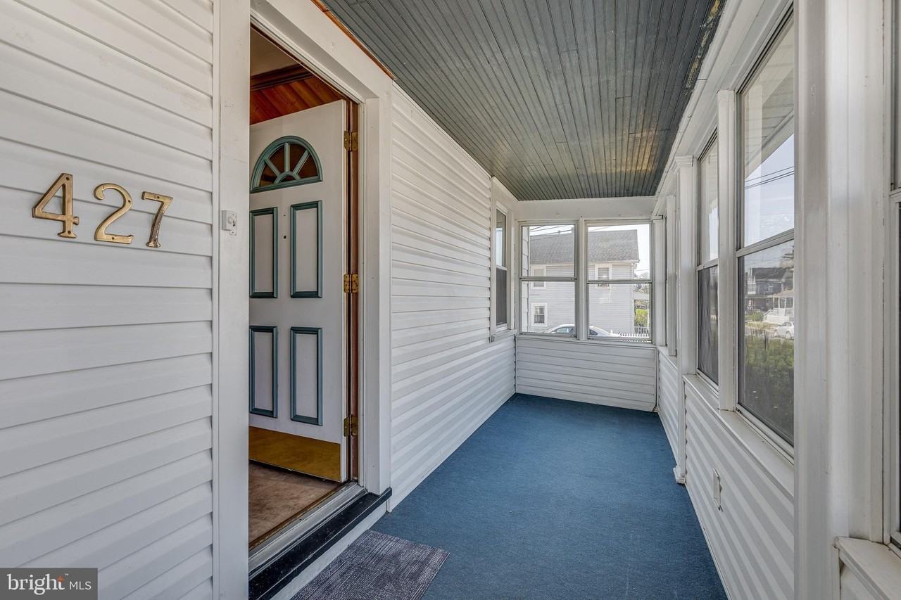 427 Buttonwood St - Photo 5 of 40
