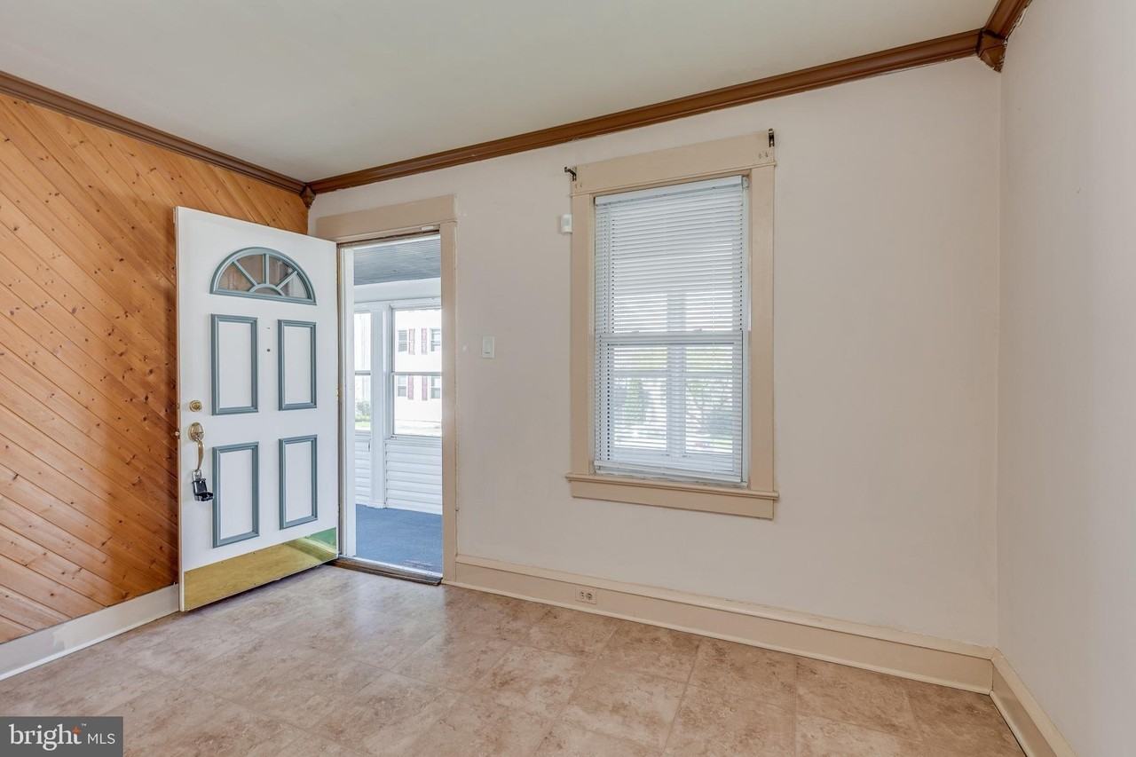 427 Buttonwood St - Photo 7 of 40