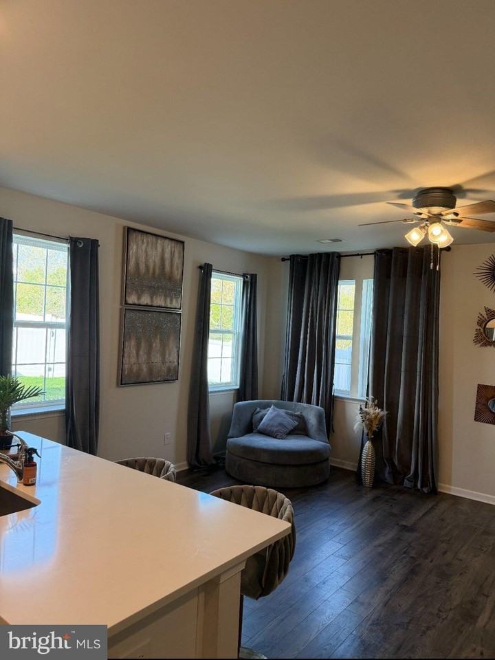 120 Sickler Ct - Photo 4 of 10