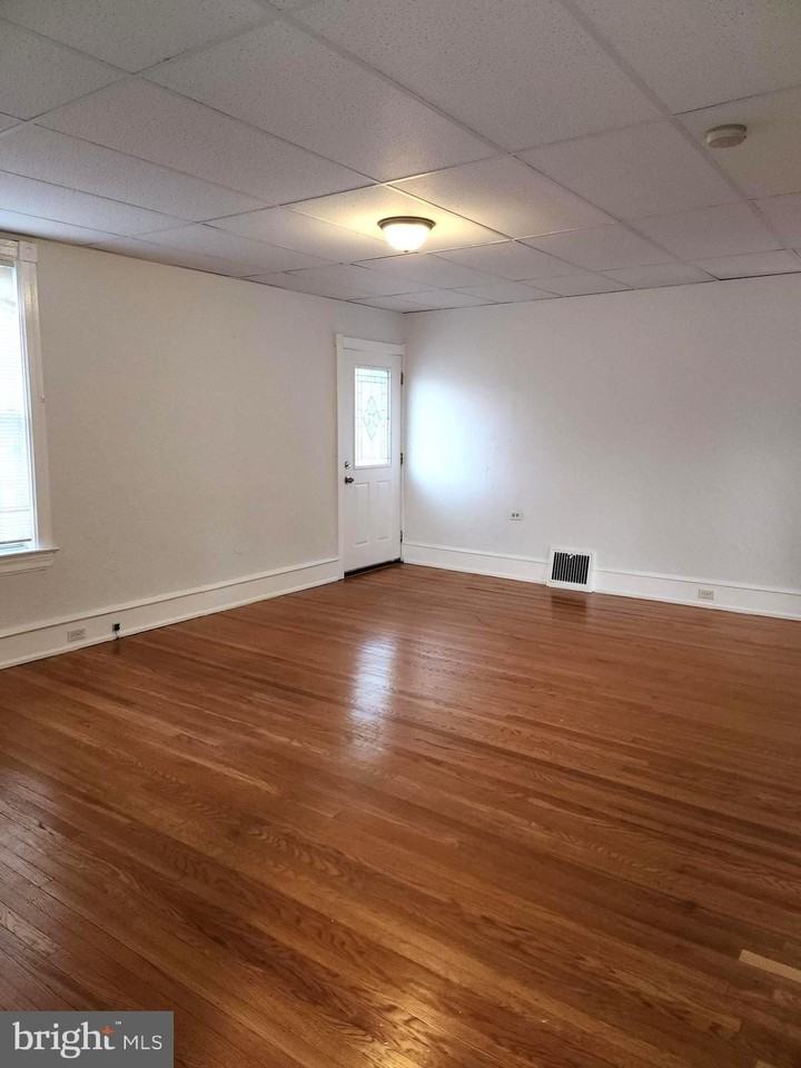 144 North Ave Apt A - Photo 3 of 17