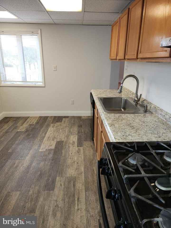 144 North Ave Apt A - Photo 6 of 17