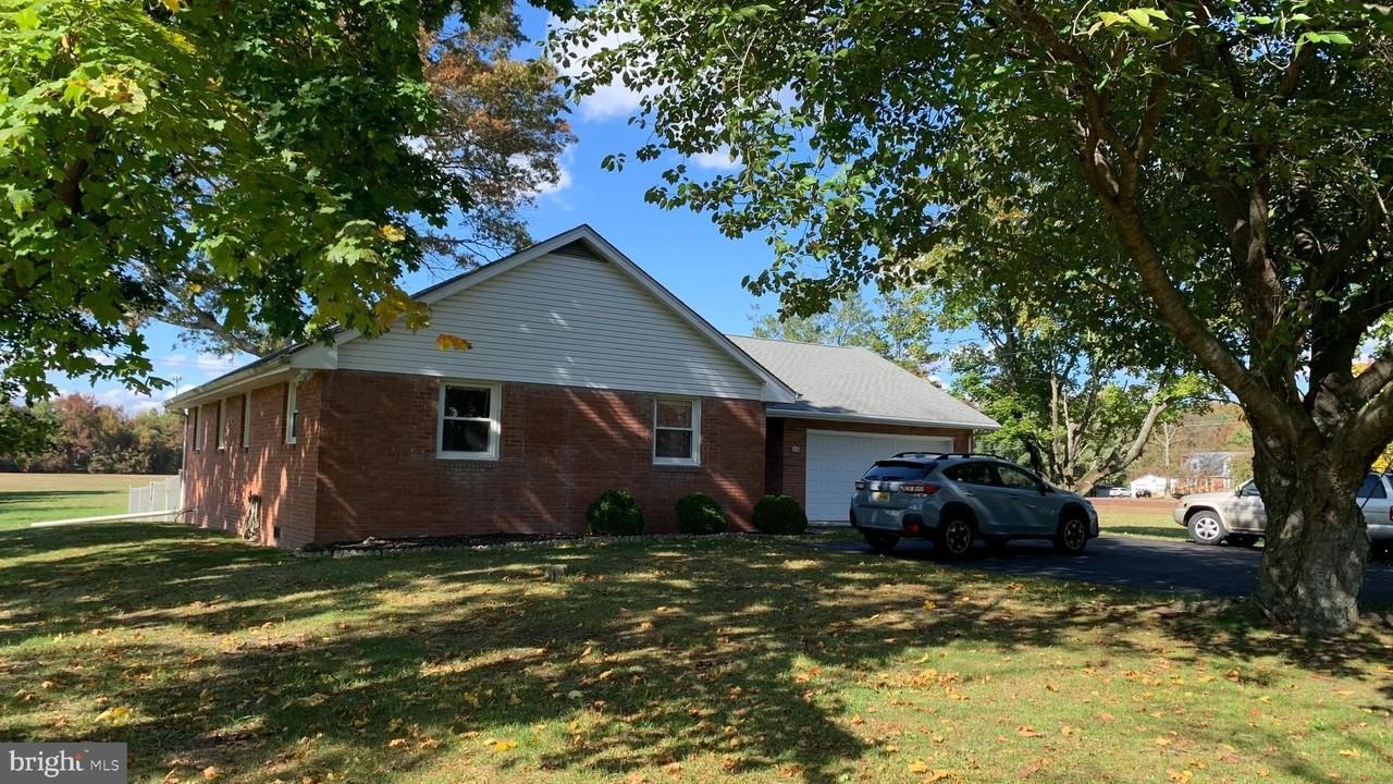 116 N Golfwood Ave - Photo 3 of 28