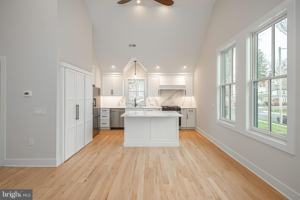 featured image of 156 W Oakland Ave