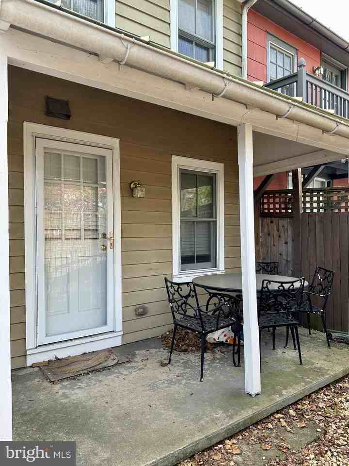 72 W Ferry St - Photo 2 of 13