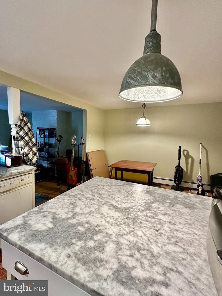 72 W Ferry St - Photo 5 of 13