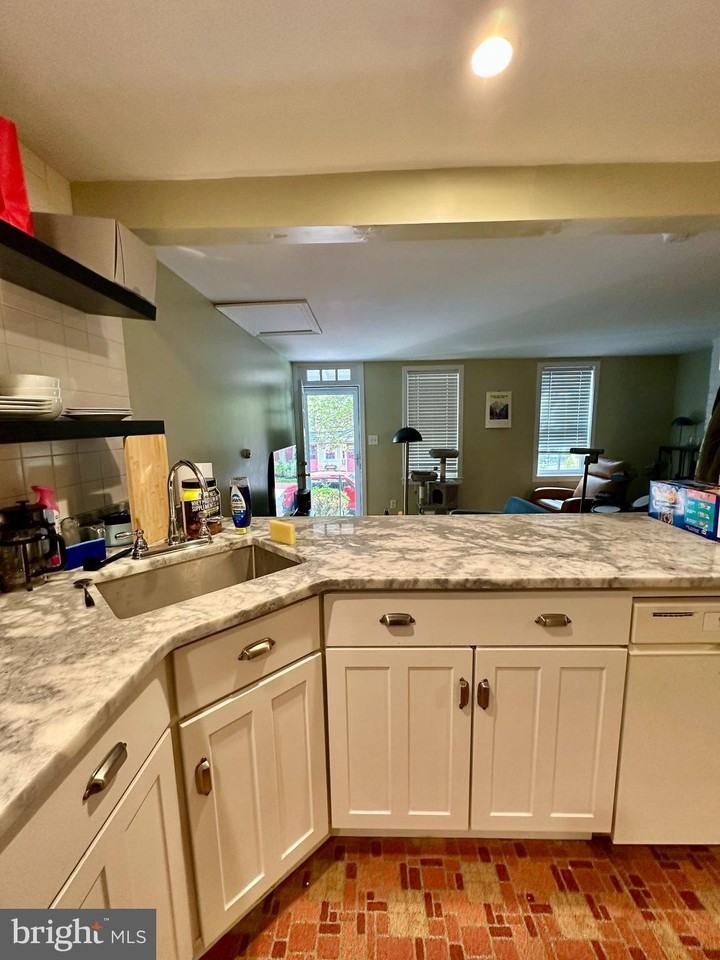 72 W Ferry St - Photo 6 of 13