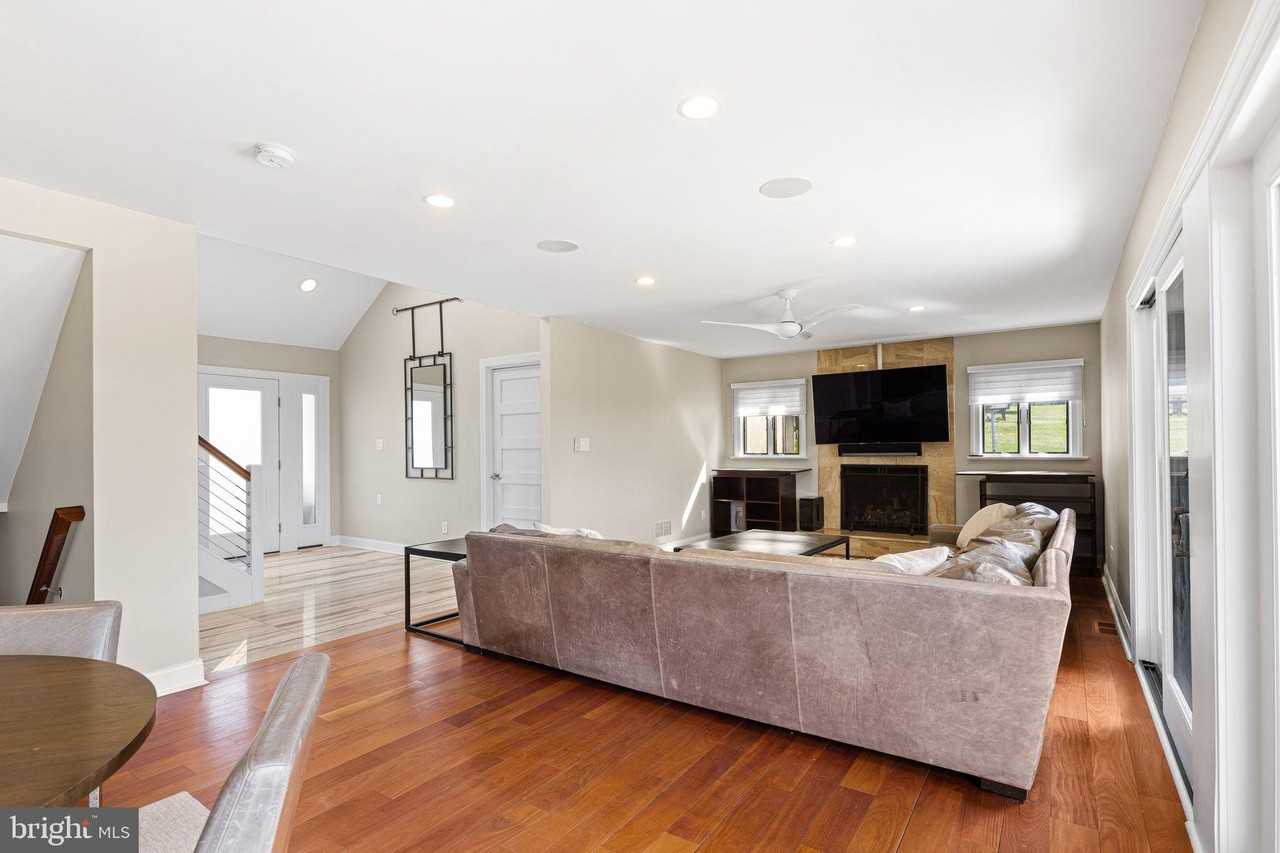 883 Echo Hill Rd - Photo 5 of 50