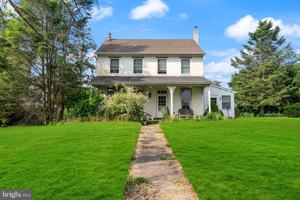 featured image of 1112 W Bridge St