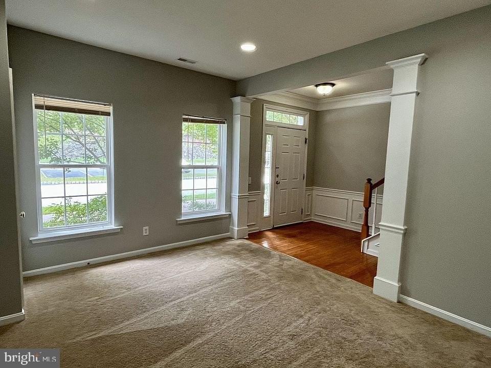 1930 Cavalier Ln - Photo 4 of 28