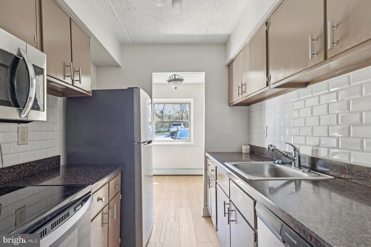 280 Bridgewater Rd #F8 - Photo 2 of 15