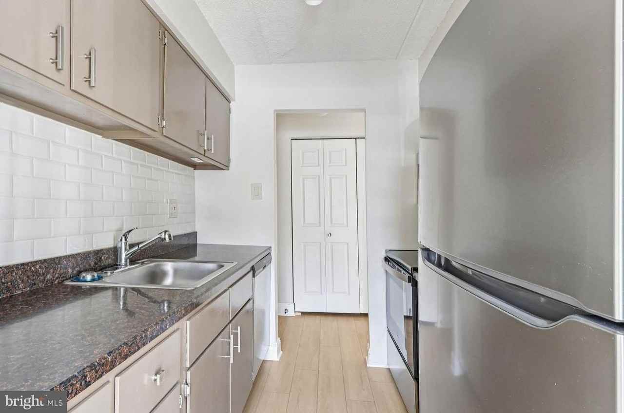 280 Bridgewater Rd #F8 - Photo 3 of 15