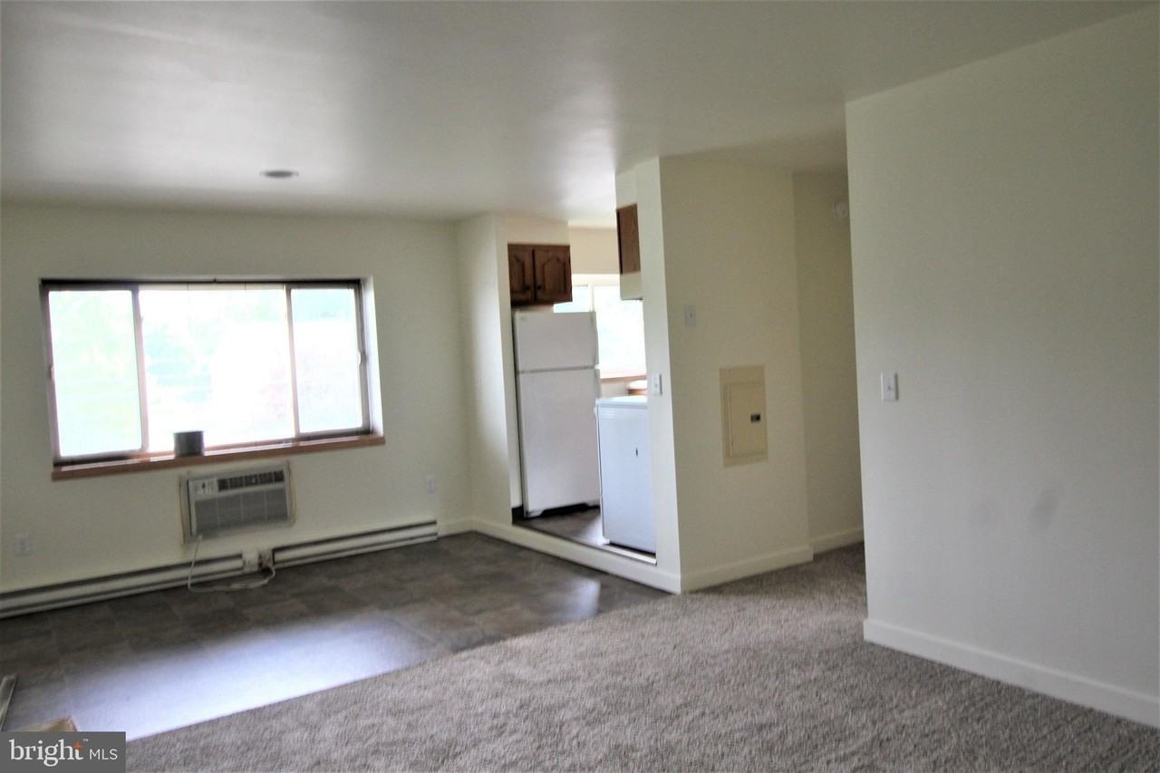 215 W 4th St #7 - Photo 3 of 6