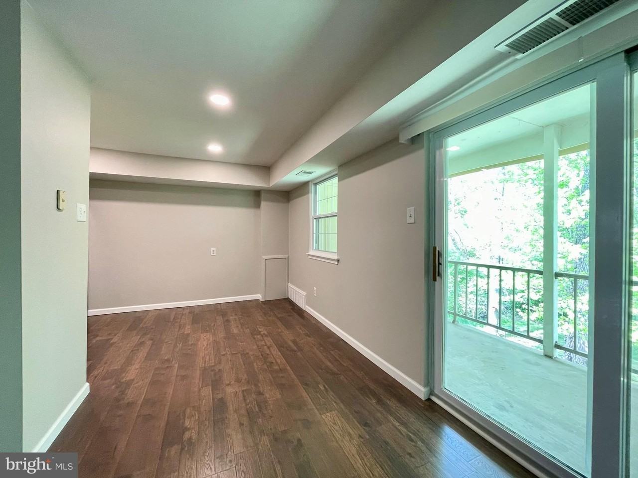 21 Shannon Dr - Photo 5 of 22
