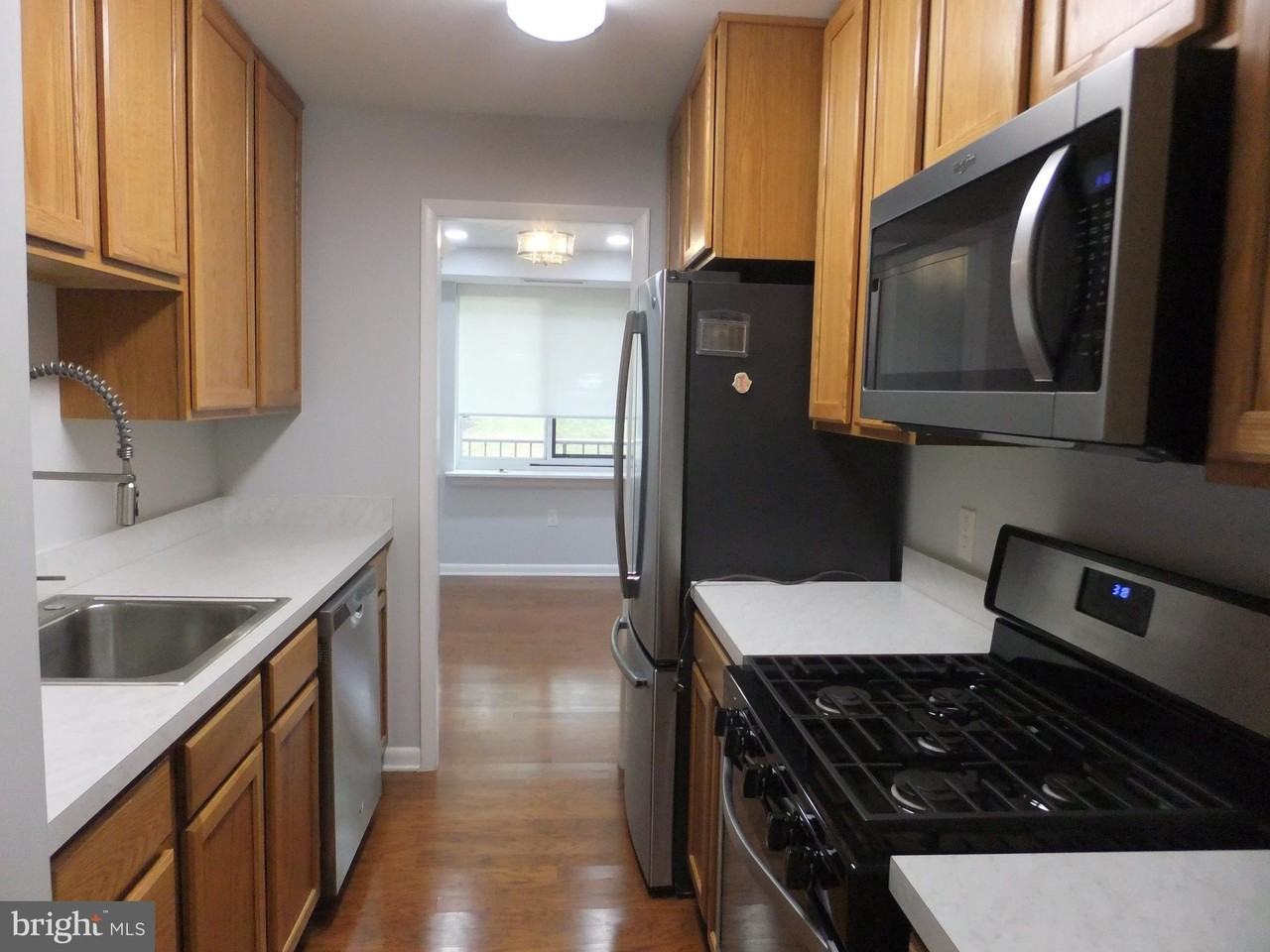 1637 Oakwood Dr #S209 - Photo 4 of 36