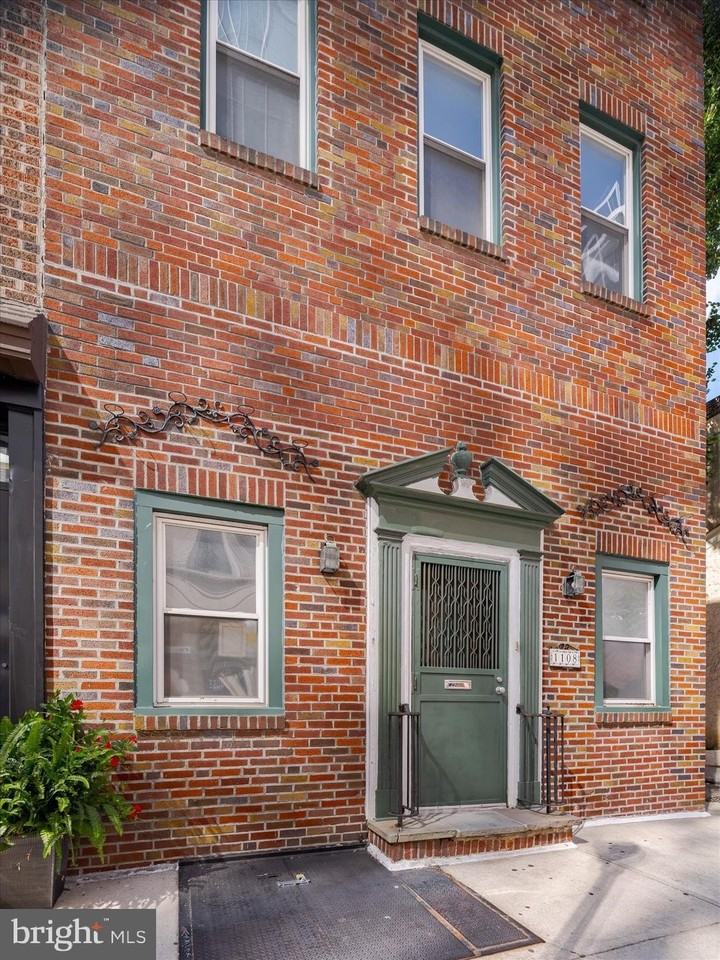 1108 Locust St #1stFL - Photo 2 of 15