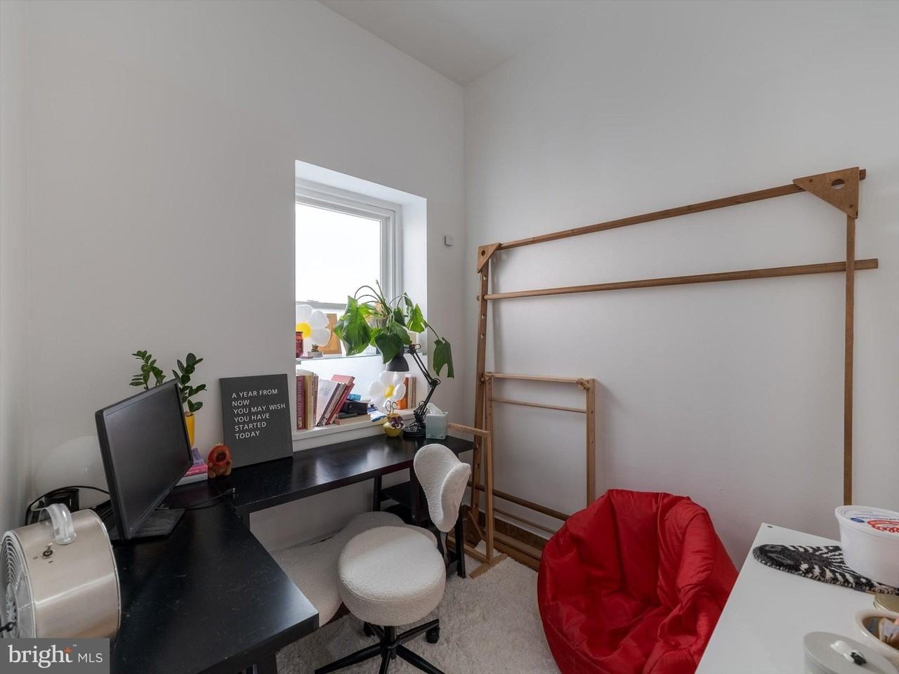 1108 Locust St #1stFL - Photo 5 of 15