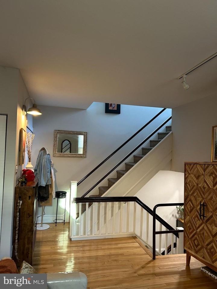 2229 Green St #3 - Photo 7 of 19