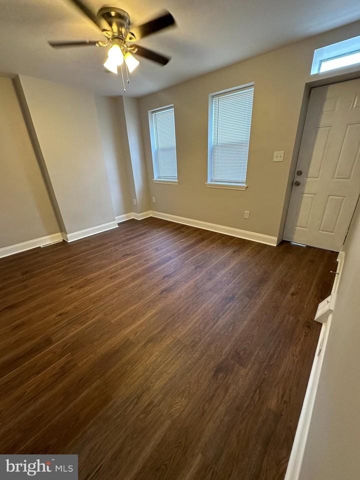 3380 Agate St - Photo 3 of 32