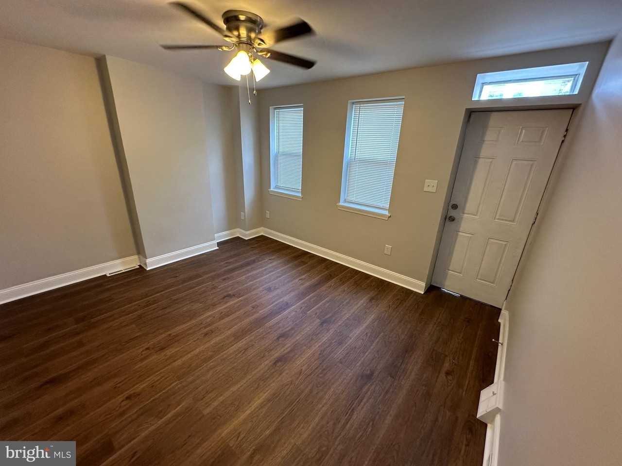 3380 Agate St - Photo 4 of 32