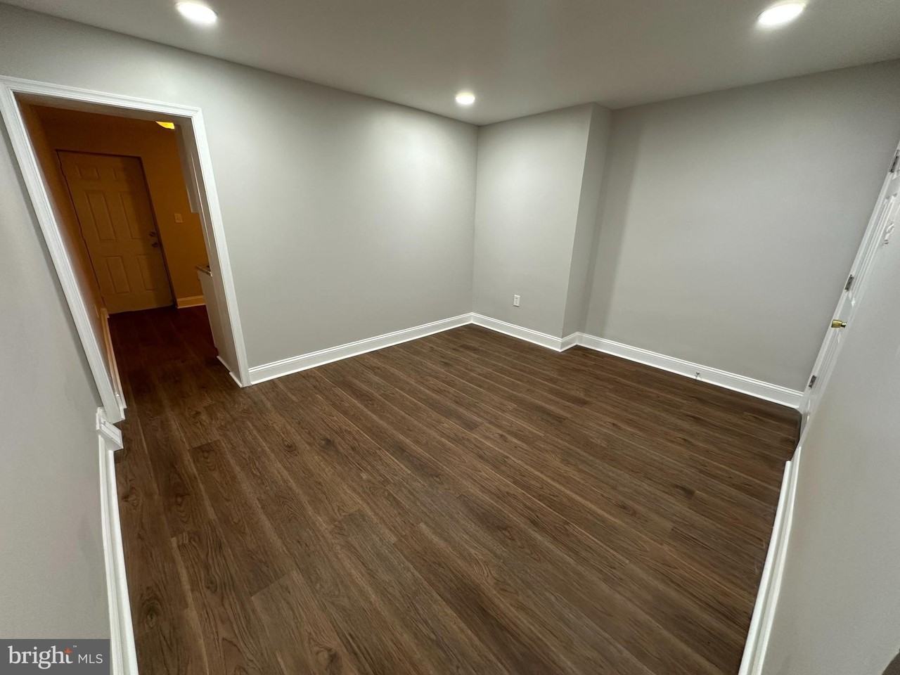 3380 Agate St - Photo 5 of 32