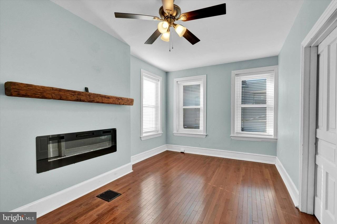 205 Hermitage St - Photo 3 of 27