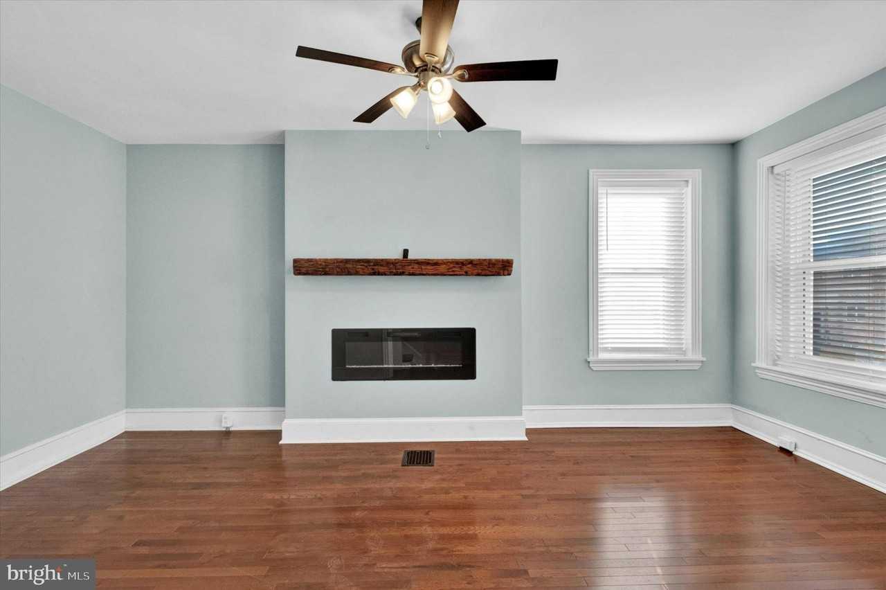 205 Hermitage St - Photo 5 of 27