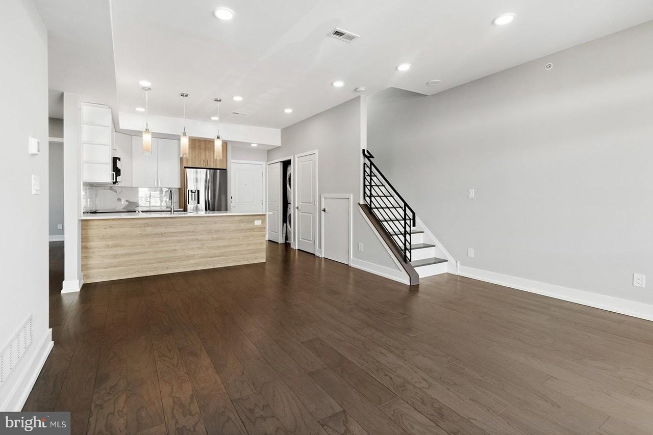 1221 E Berks St #309 - Photo 4 of 50