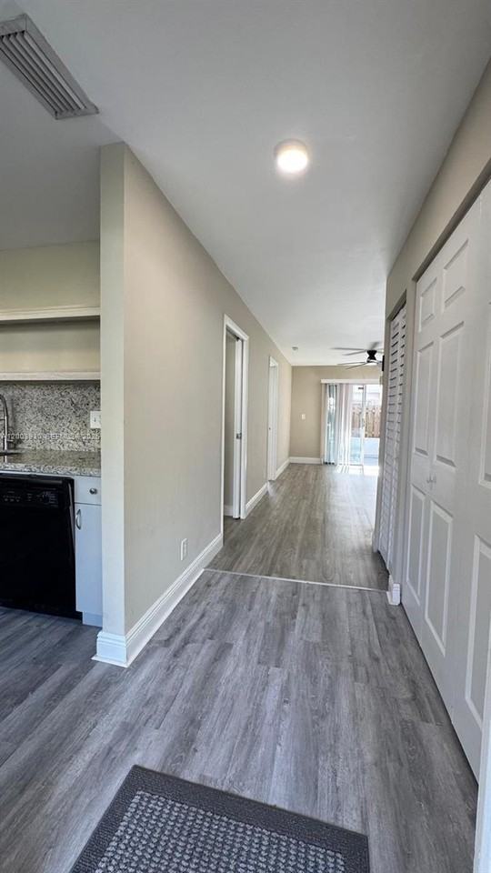 12153 Nw 36th Pl - Photo 3 of 8