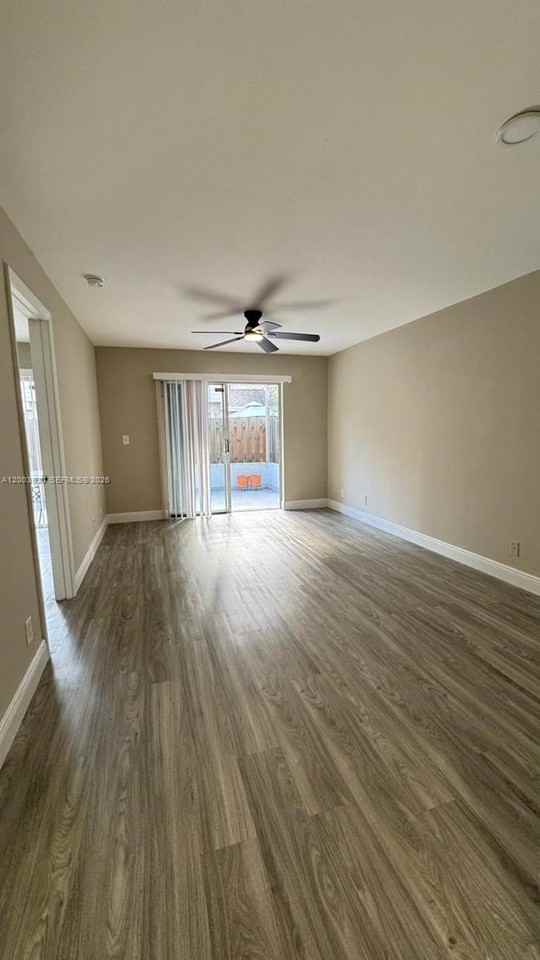 12153 Nw 36th Pl - Photo 5 of 8
