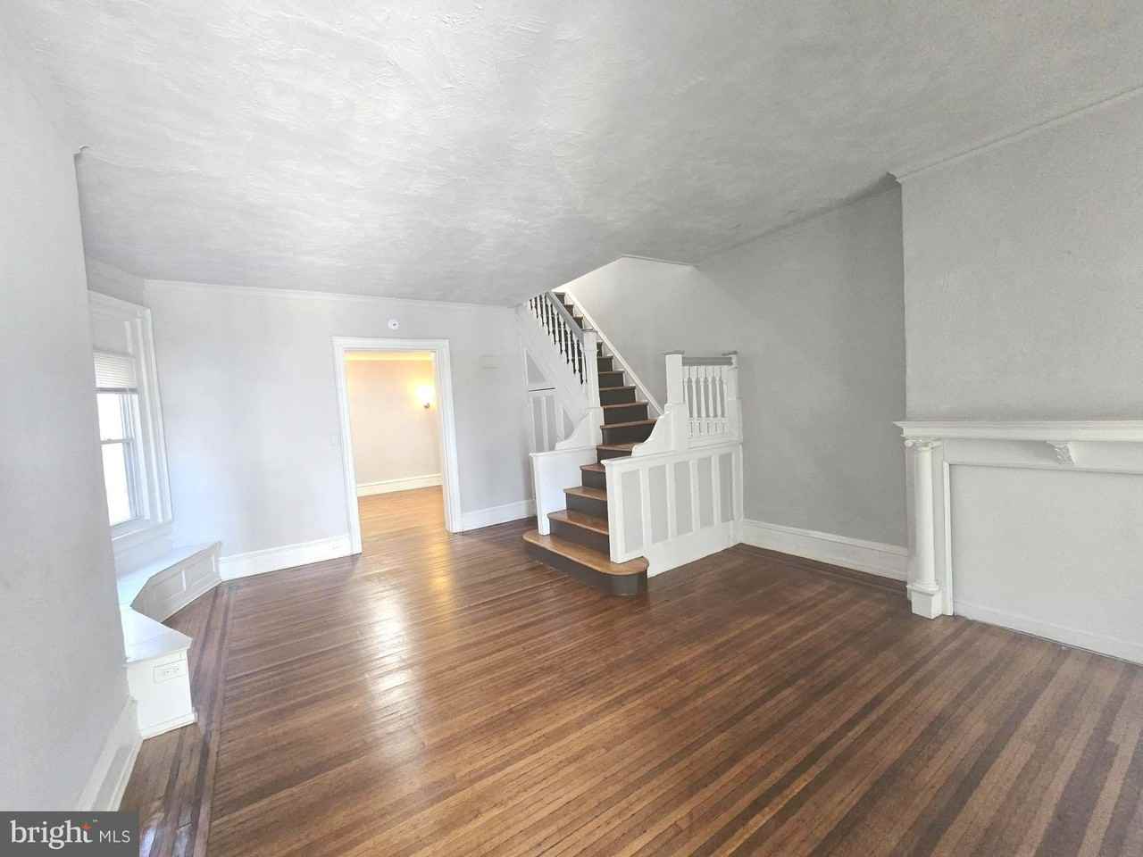 5222 Webster St - Photo 4 of 29