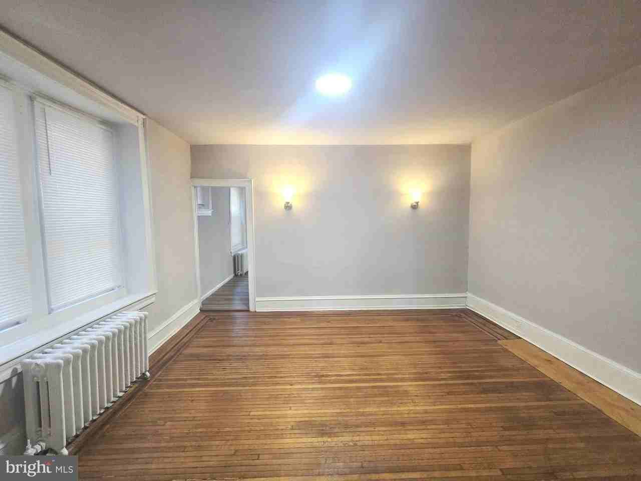 5222 Webster St - Photo 6 of 29
