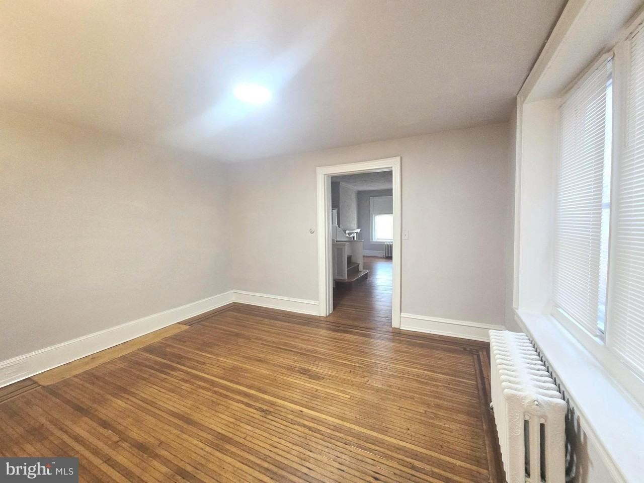 5222 Webster St - Photo 7 of 29
