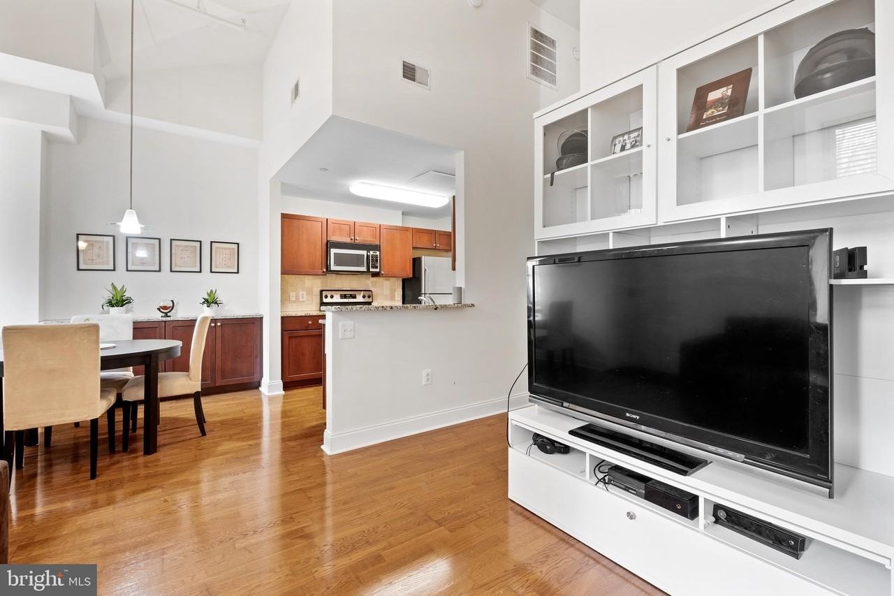 1 Academy Cir #210 - Photo 4 of 44