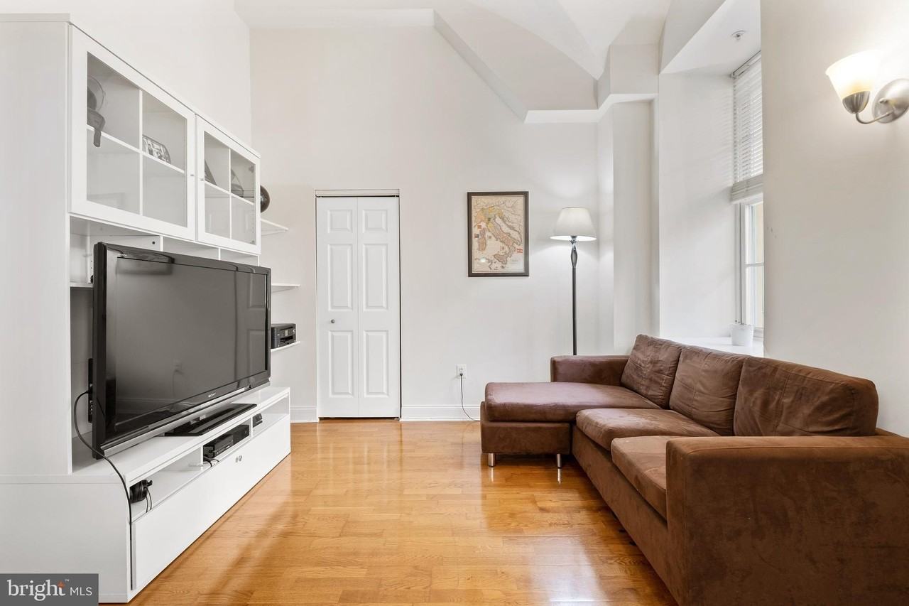 1 Academy Cir #210 - Photo 5 of 44