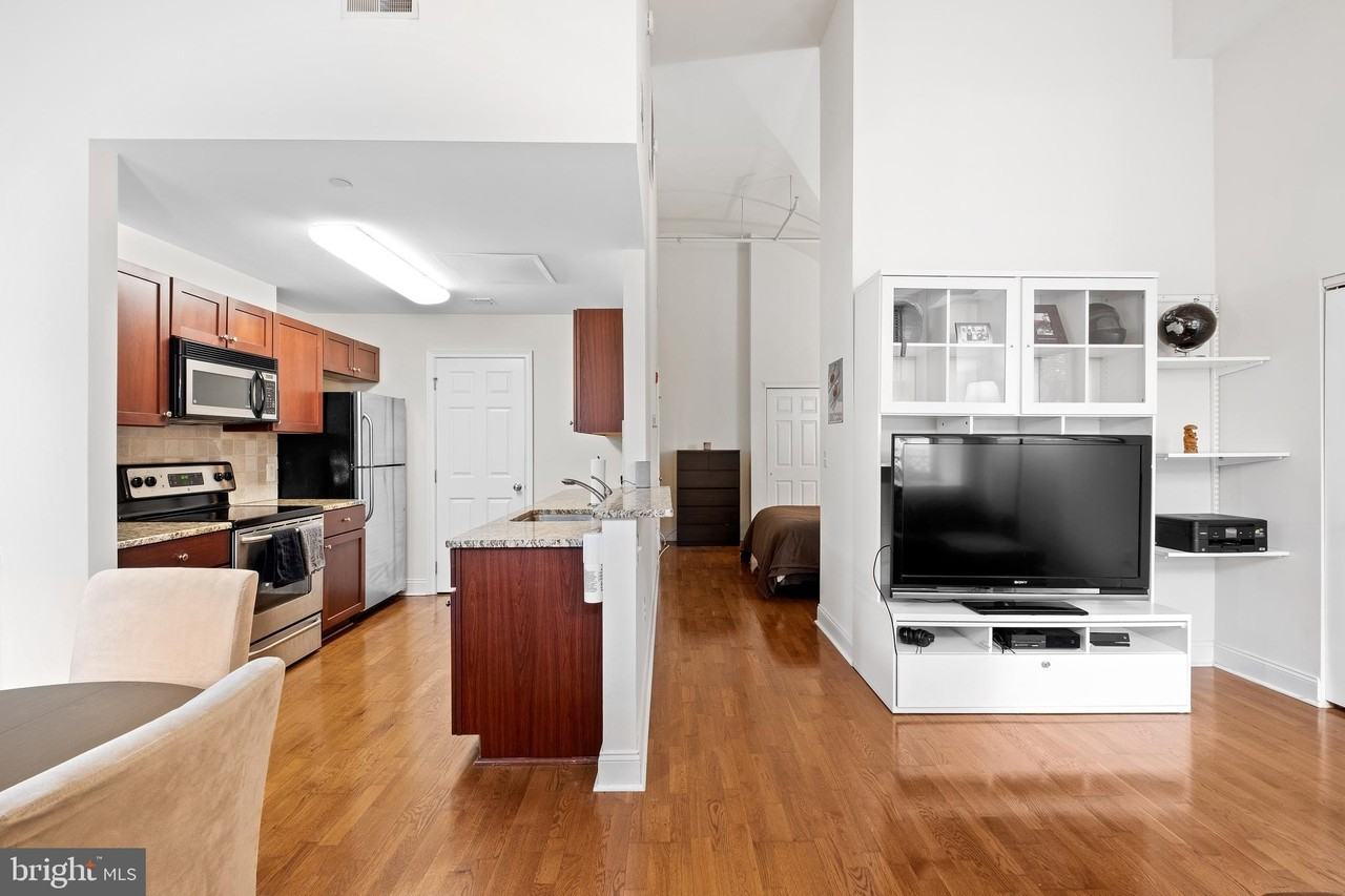 1 Academy Cir #210 - Photo 6 of 44