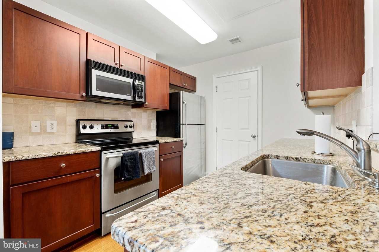 1 Academy Cir #210 - Photo 7 of 44