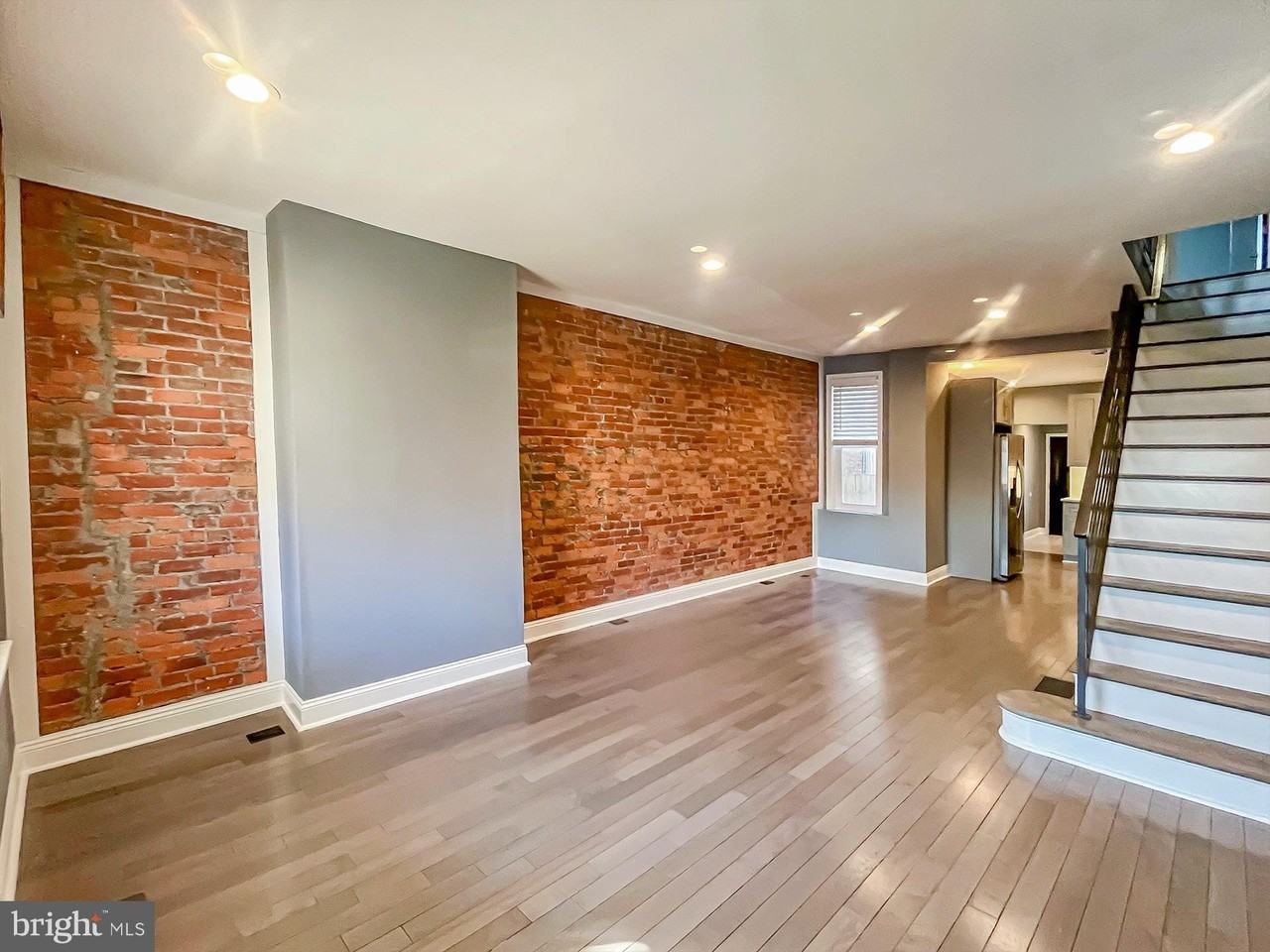 2866 Cedar St - Photo 2 of 32