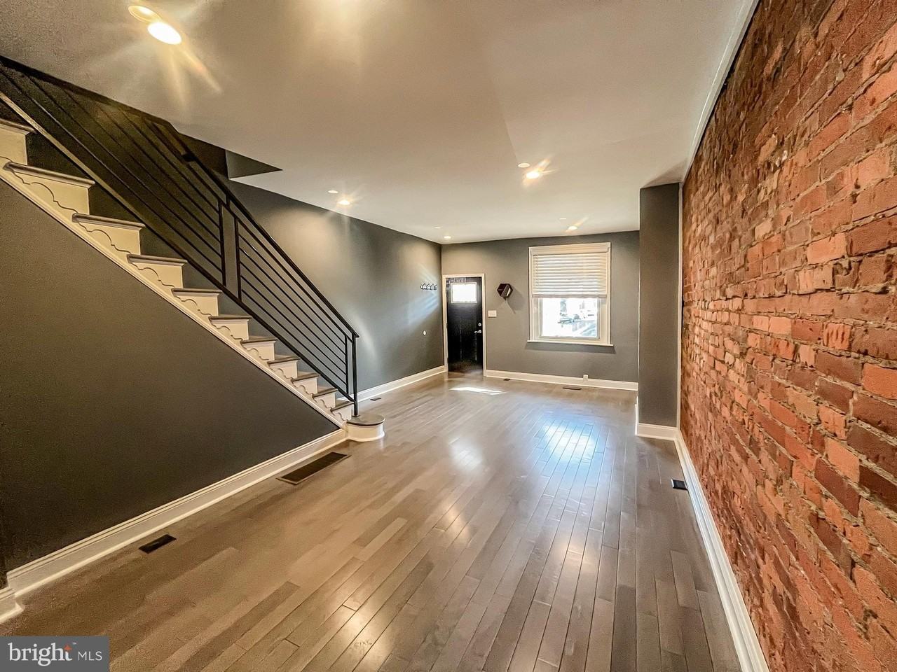 2866 Cedar St - Photo 3 of 32