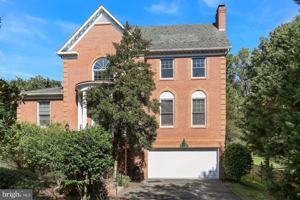 featured image of 2835 Lorcom Ln