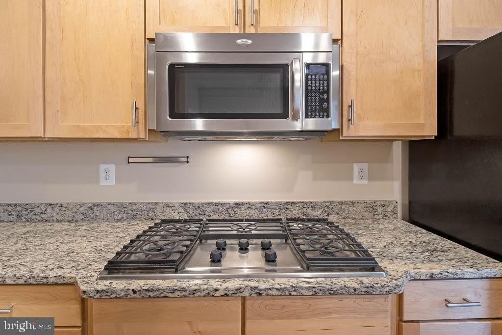 3347 Kemper Rd - Photo 7 of 23