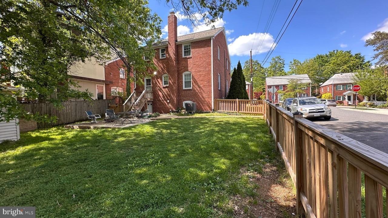 4820 9th St N #2 - Photo 3 of 4